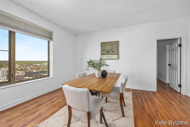 33 Campau Circle Nw, City Of Grand Rapids, MI 49503