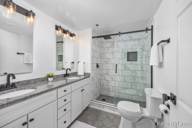 33 Campau Circle Nw, City Of Grand Rapids, MI 49503