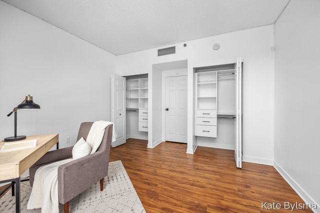 33 Campau Circle Nw, City Of Grand Rapids, MI 49503