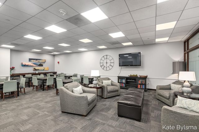 33 Campau Circle Nw, City Of Grand Rapids, MI 49503