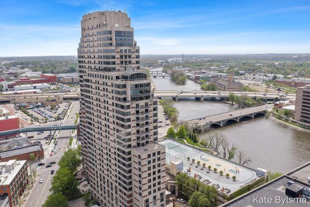 33 Campau Circle Nw, City Of Grand Rapids, MI 49503