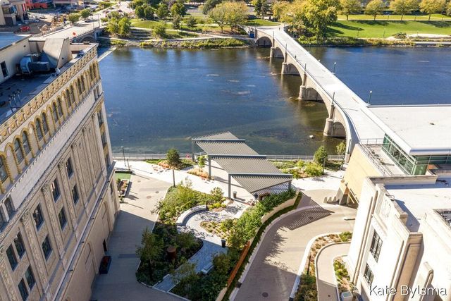 33 Campau Circle Nw, City Of Grand Rapids, MI 49503