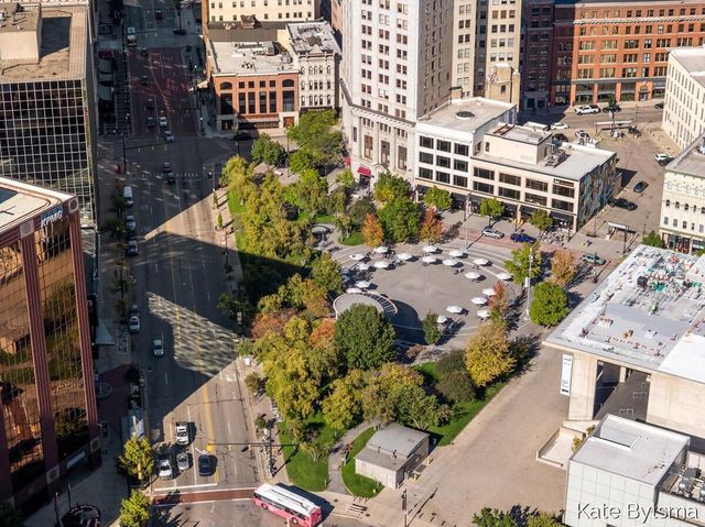 33 Campau Circle Nw, City Of Grand Rapids, MI 49503