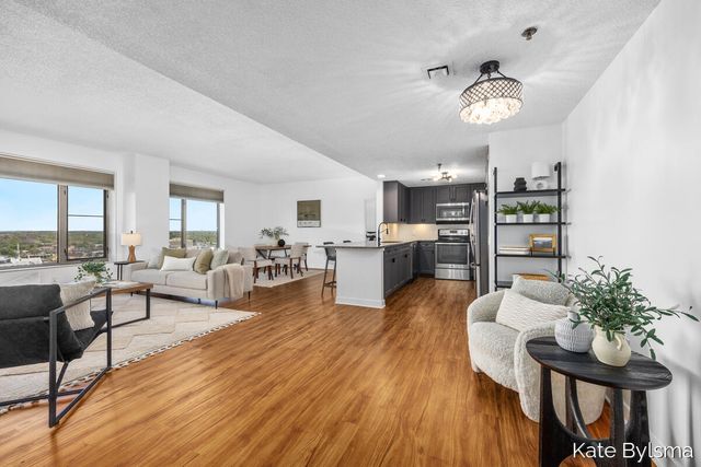 33 Campau Circle Nw, City Of Grand Rapids, MI 49503