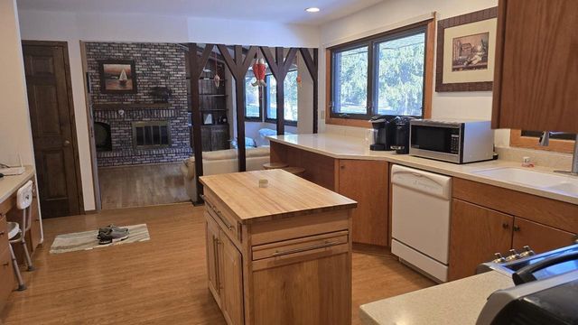 1930 Cotton Tail LANE, Brookfield, WI 53045