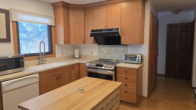 1930 Cotton Tail LANE, Brookfield, WI 53045