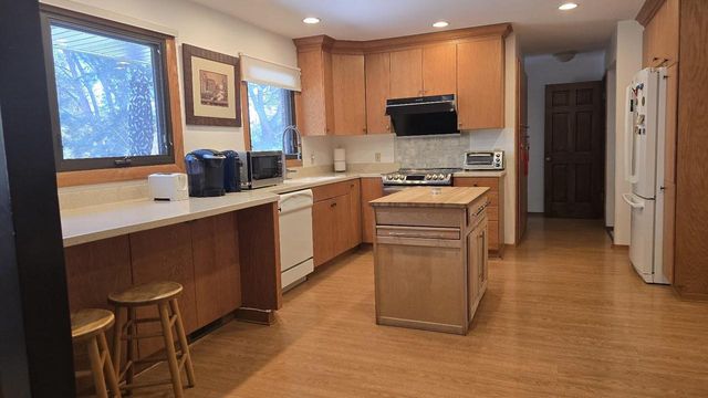 1930 Cotton Tail LANE, Brookfield, WI 53045