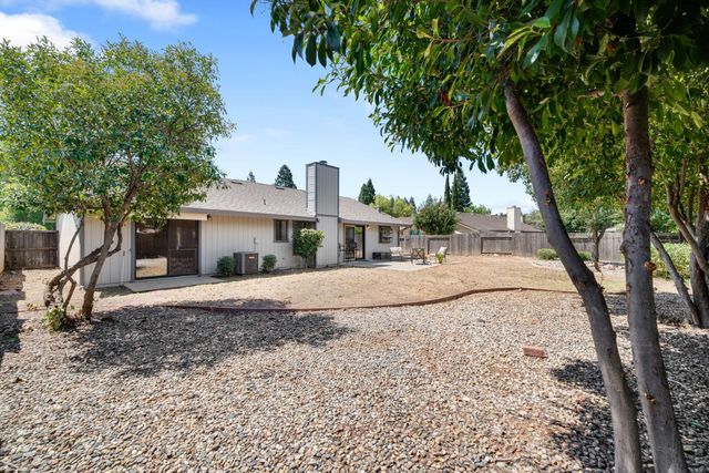1121 Saint Andrews Dr, El Dorado Hills, CA 95762