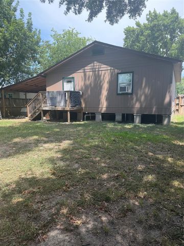 213 N 2nd Street, La Porte, TX 77571
