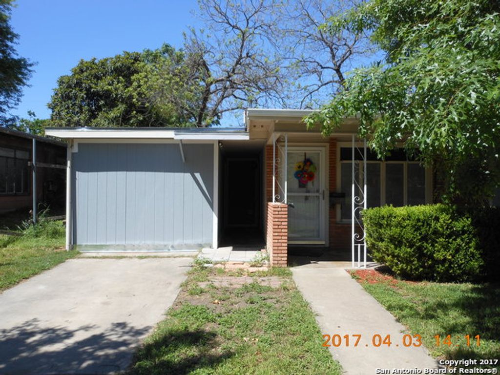 427 Lively Dr, San Antonio, TX 78213