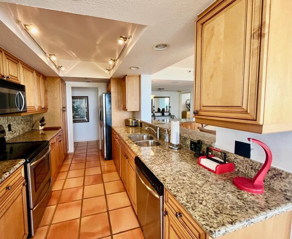 4000 N Ocean Drive 902, Singer Island, FL 33404