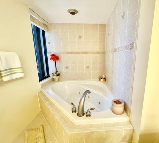 4000 N Ocean Drive 902, Singer Island, FL 33404