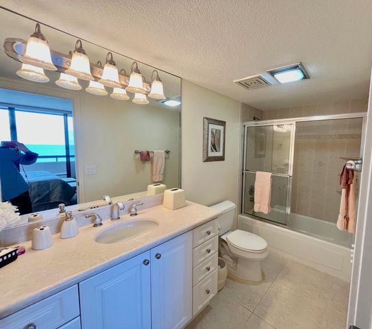 4000 N Ocean Drive 902, Singer Island, FL 33404
