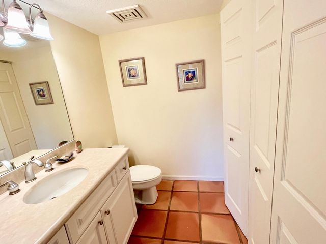 4000 N Ocean Drive 902, Singer Island, FL 33404
