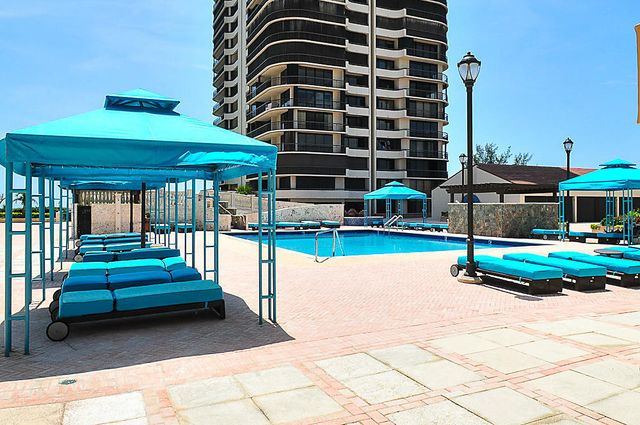 4000 N Ocean Drive 902, Singer Island, FL 33404