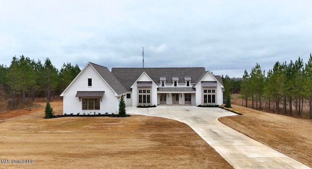 1208 Patriotic Circle, Brandon, MS 39047