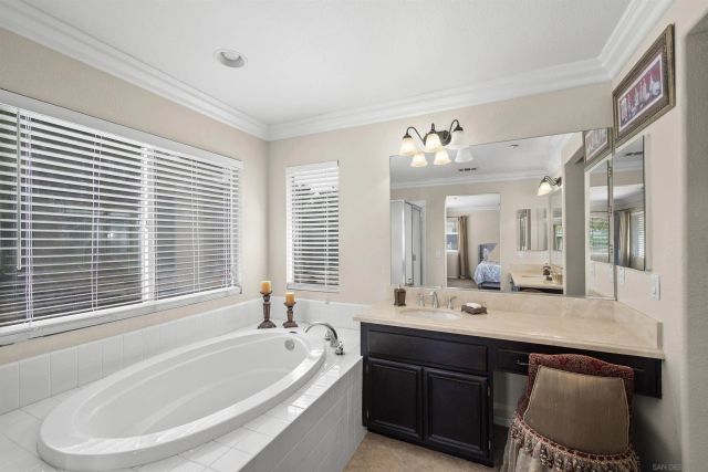 10145 Challenger Ct, Spring Valley, CA 91978