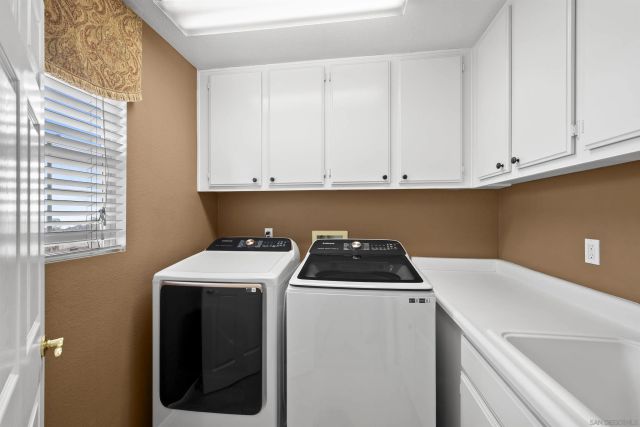 10145 Challenger Ct, Spring Valley, CA 91978