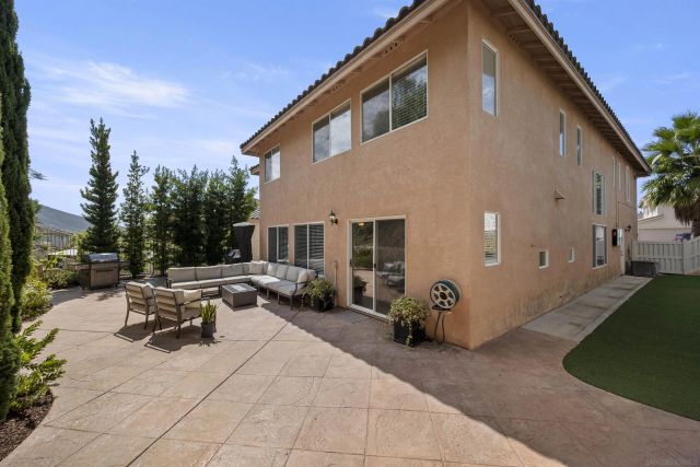 10145 Challenger Ct, Spring Valley, CA 91978