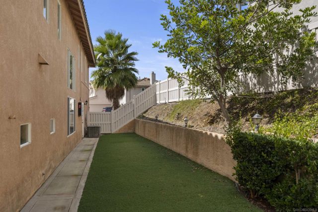 10145 Challenger Ct, Spring Valley, CA 91978