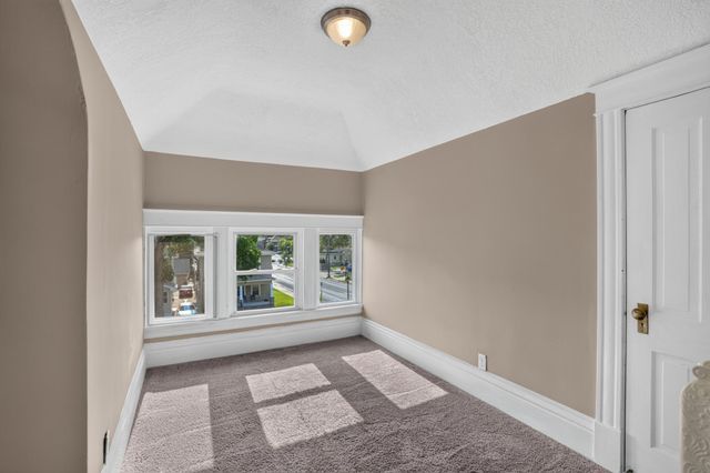 3048 Columbus Avenue, Minneapolis, MN 55407
