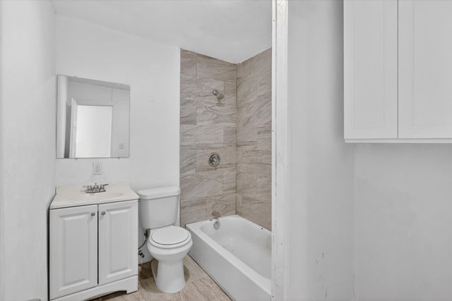 2117 Brookshire Street, Arlington, TX 76010