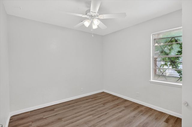 2117 Brookshire Street, Arlington, TX 76010