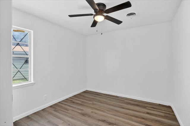 2117 Brookshire Street, Arlington, TX 76010