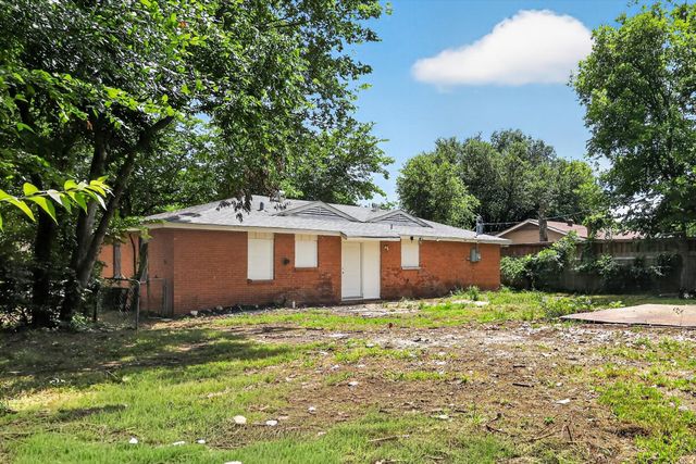 2117 Brookshire Street, Arlington, TX 76010
