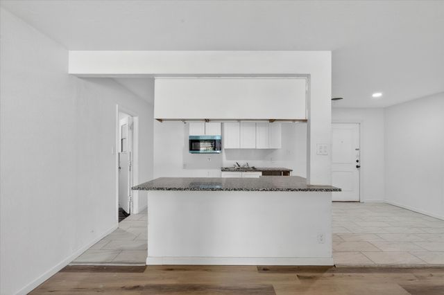 2117 Brookshire Street, Arlington, TX 76010
