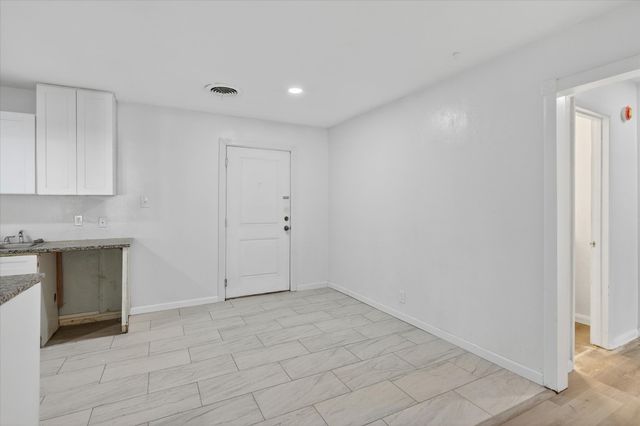 2117 Brookshire Street, Arlington, TX 76010