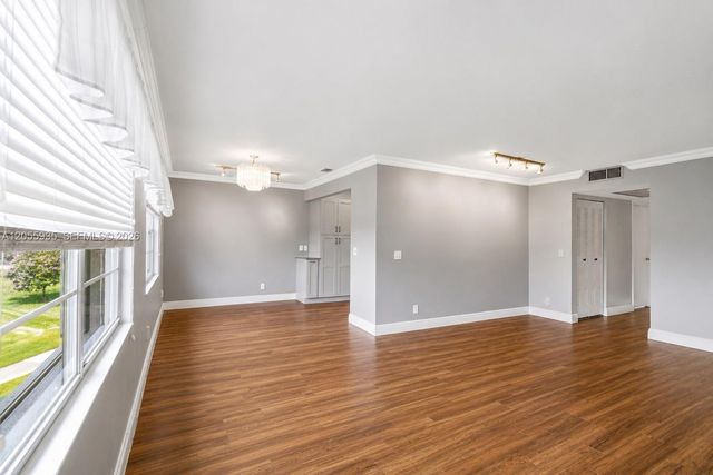 13475 SW 9th St 401A, Pembroke Pines, FL 33027
