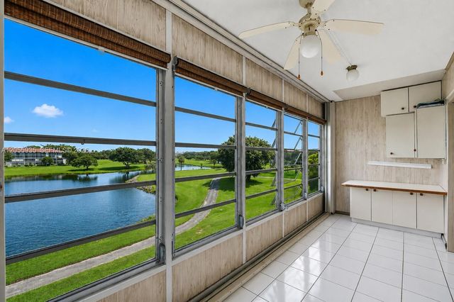 13475 SW 9th St 401A, Pembroke Pines, FL 33027