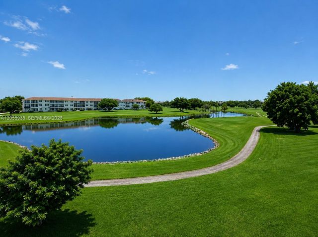 13475 SW 9th St 401A, Pembroke Pines, FL 33027