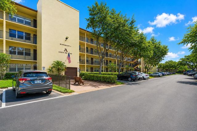 13475 SW 9th St 401A, Pembroke Pines, FL 33027