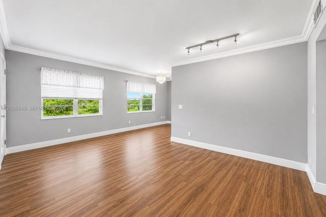 13475 SW 9th St 401A, Pembroke Pines, FL 33027