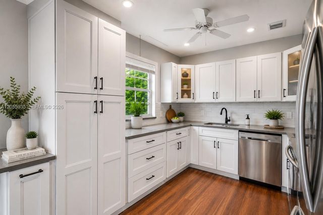 13475 SW 9th St 401A, Pembroke Pines, FL 33027