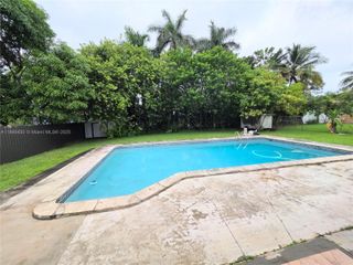 21 NE 161st, Miami, FL 33162