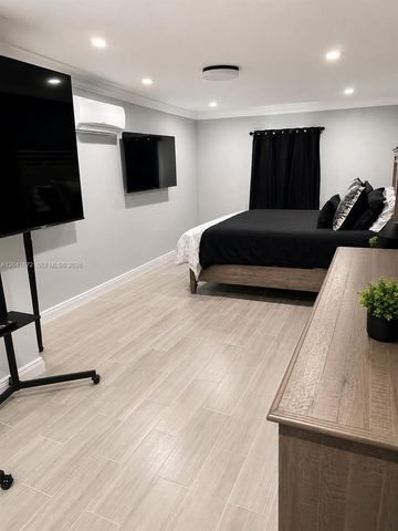 1049 Wyoming Ave, Fort Lauderdale, FL 33312