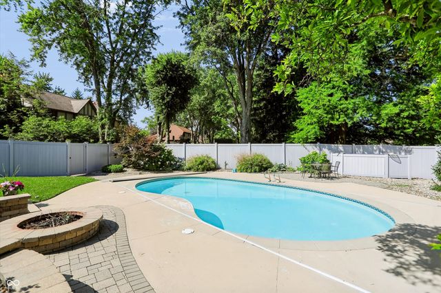 6717 La Tour Circle, Indianapolis, IN 46278