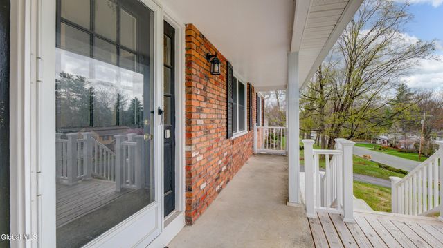 8 Pinewood Drive, Glenville, NY 12302