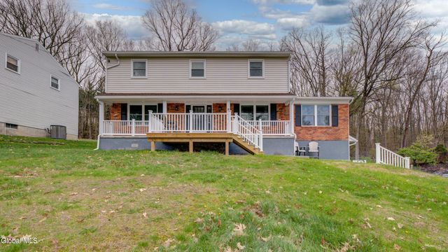 8 Pinewood Drive, Glenville, NY 12302