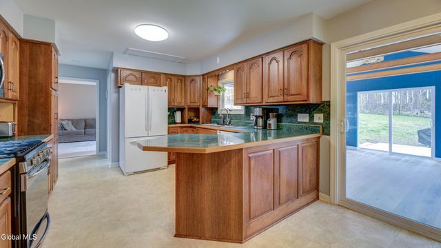 8 Pinewood Drive, Glenville, NY 12302