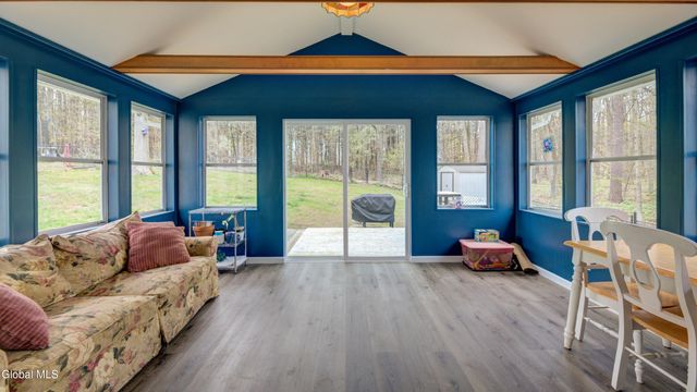 8 Pinewood Drive, Glenville, NY 12302