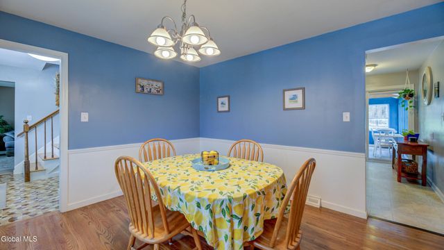 8 Pinewood Drive, Glenville, NY 12302