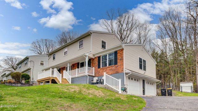8 Pinewood Drive, Glenville, NY 12302