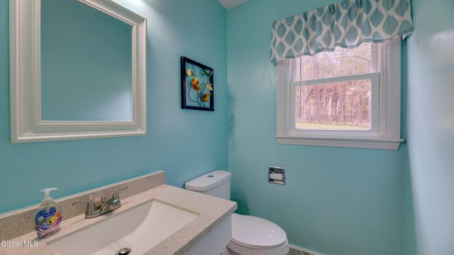 8 Pinewood Drive, Glenville, NY 12302