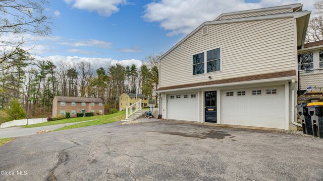 8 Pinewood Drive, Glenville, NY 12302