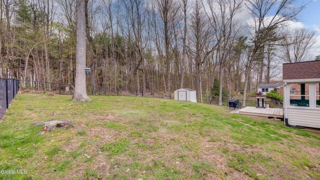 8 Pinewood Drive, Glenville, NY 12302