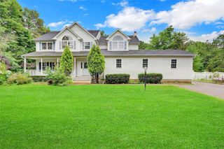 84 Robinson Avenue, Medford, NY 11763